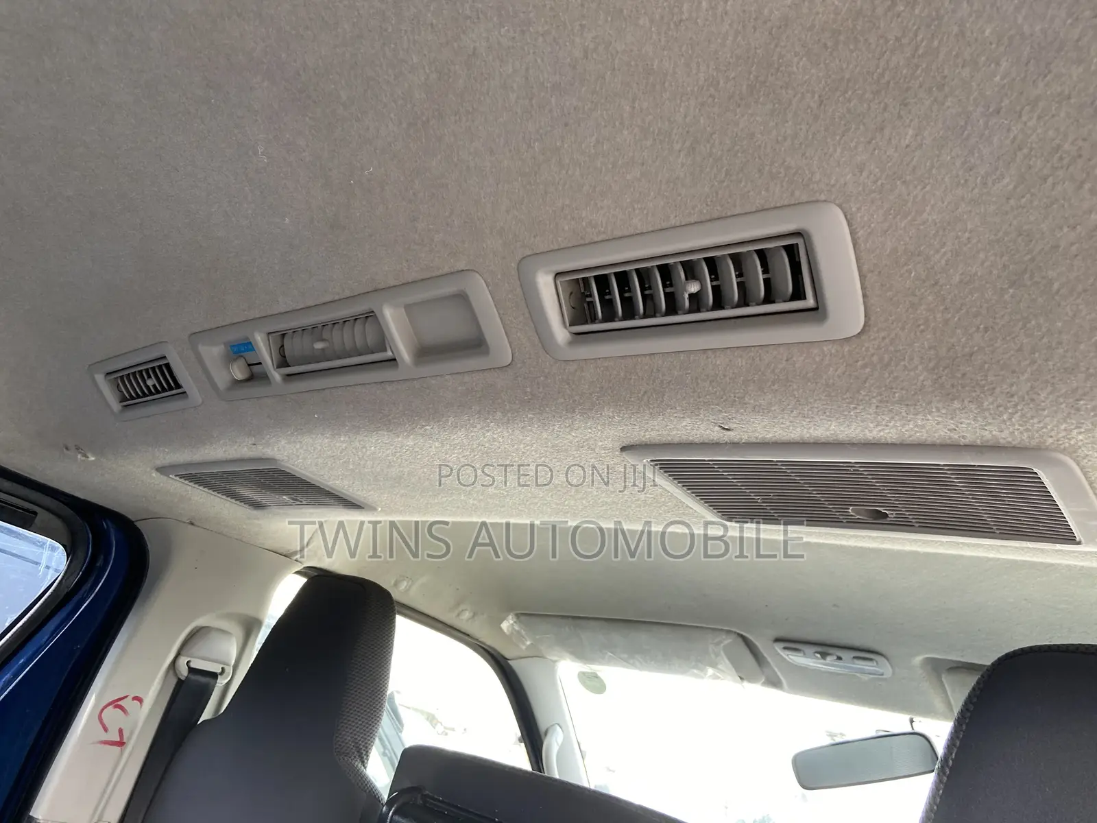 Toyota HiAce 2012 Blue