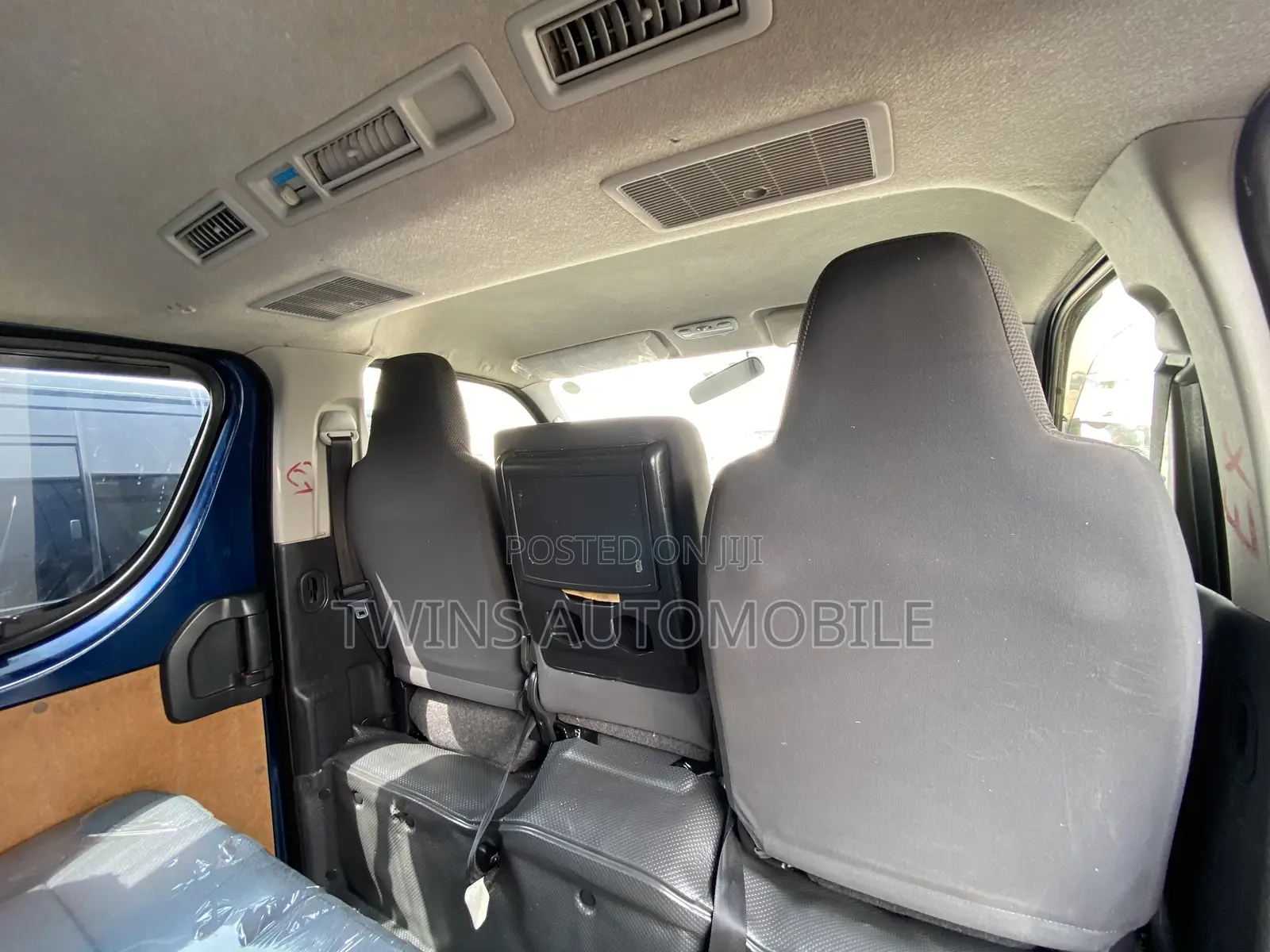 Toyota HiAce 2012 Blue