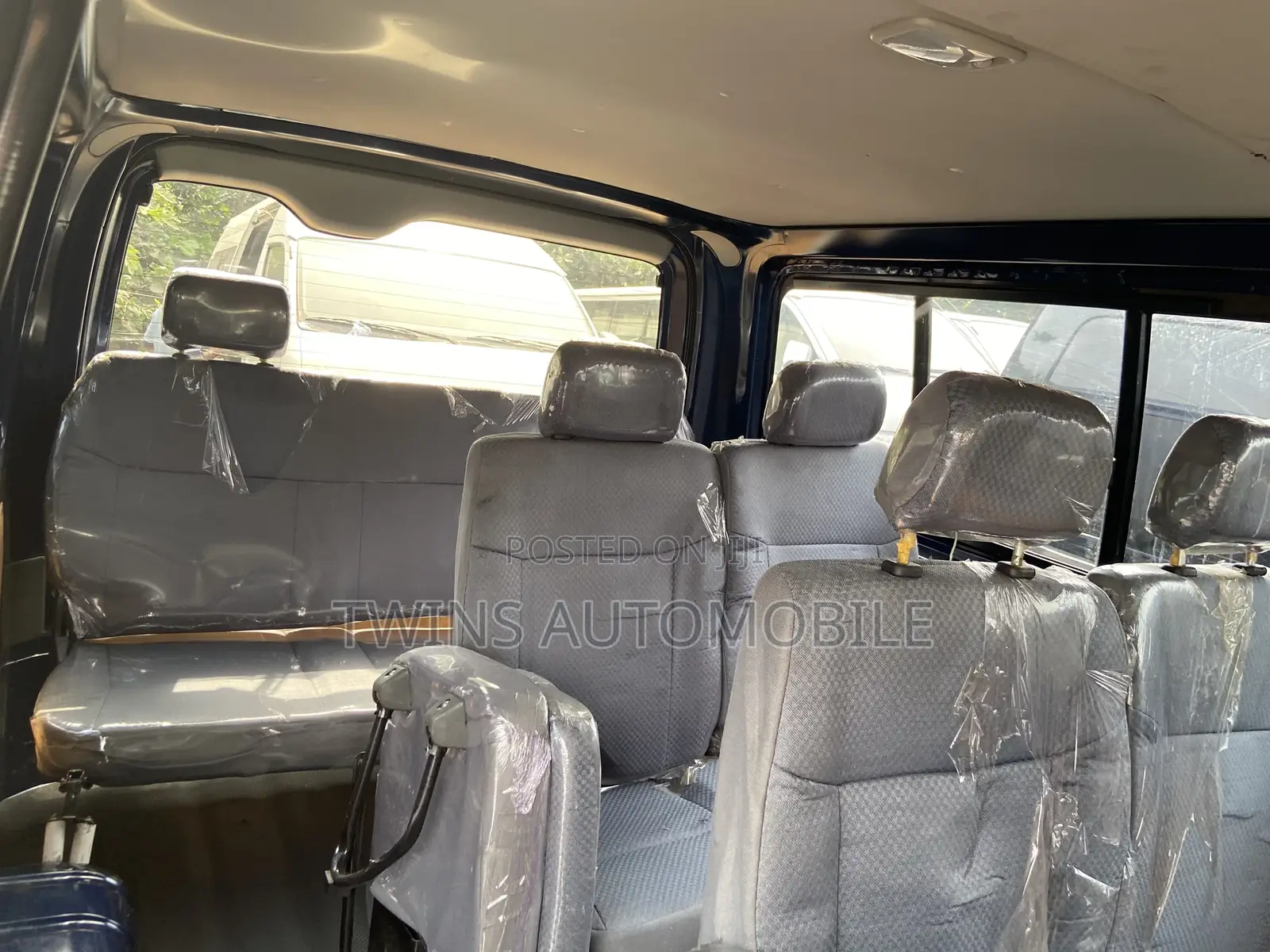 Toyota HiAce 2012 Blue