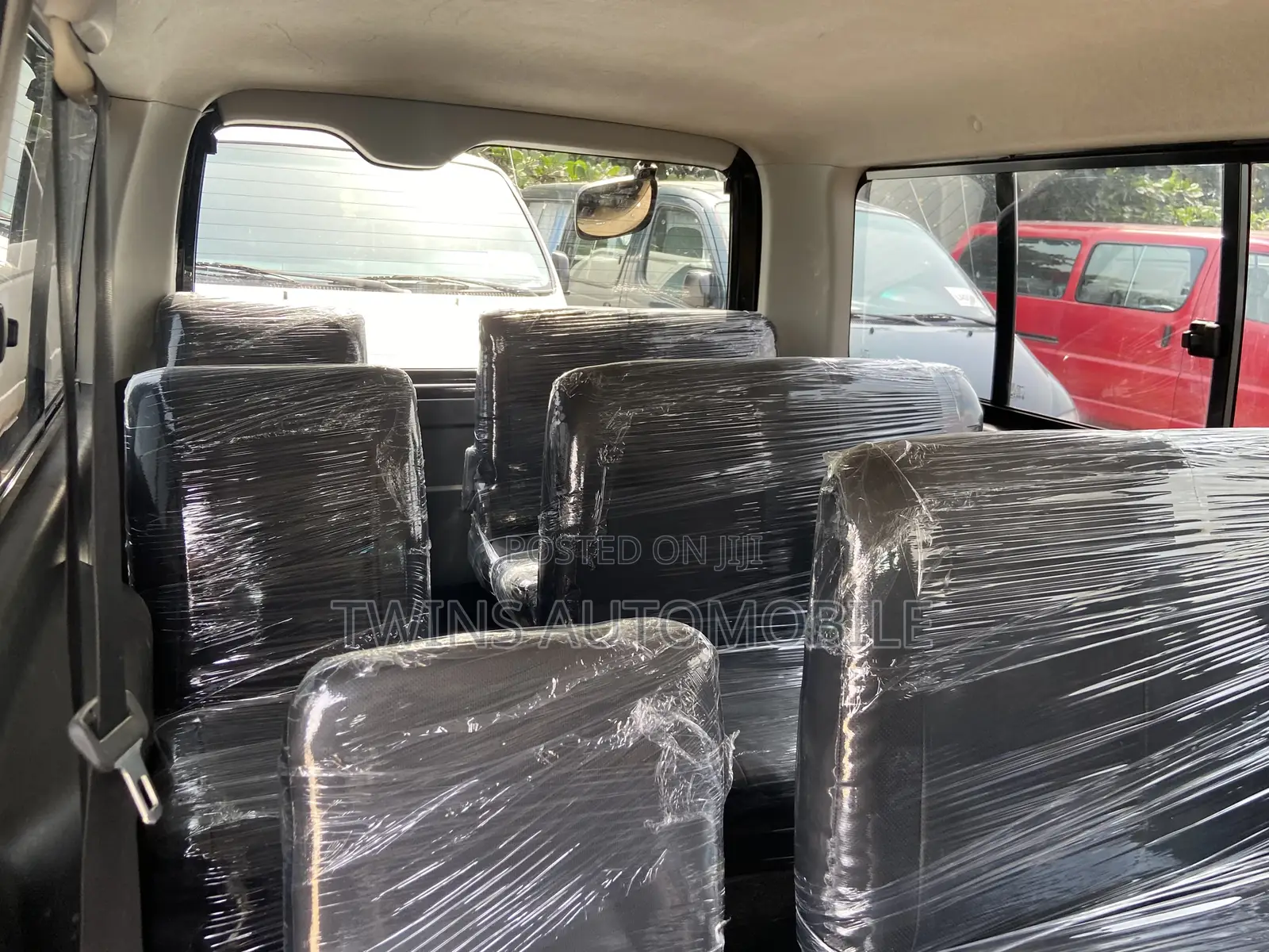 Toyota HiAce 2013 Black