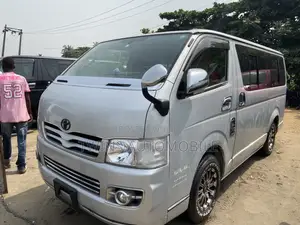 Toyota HiAce 2013 Silver