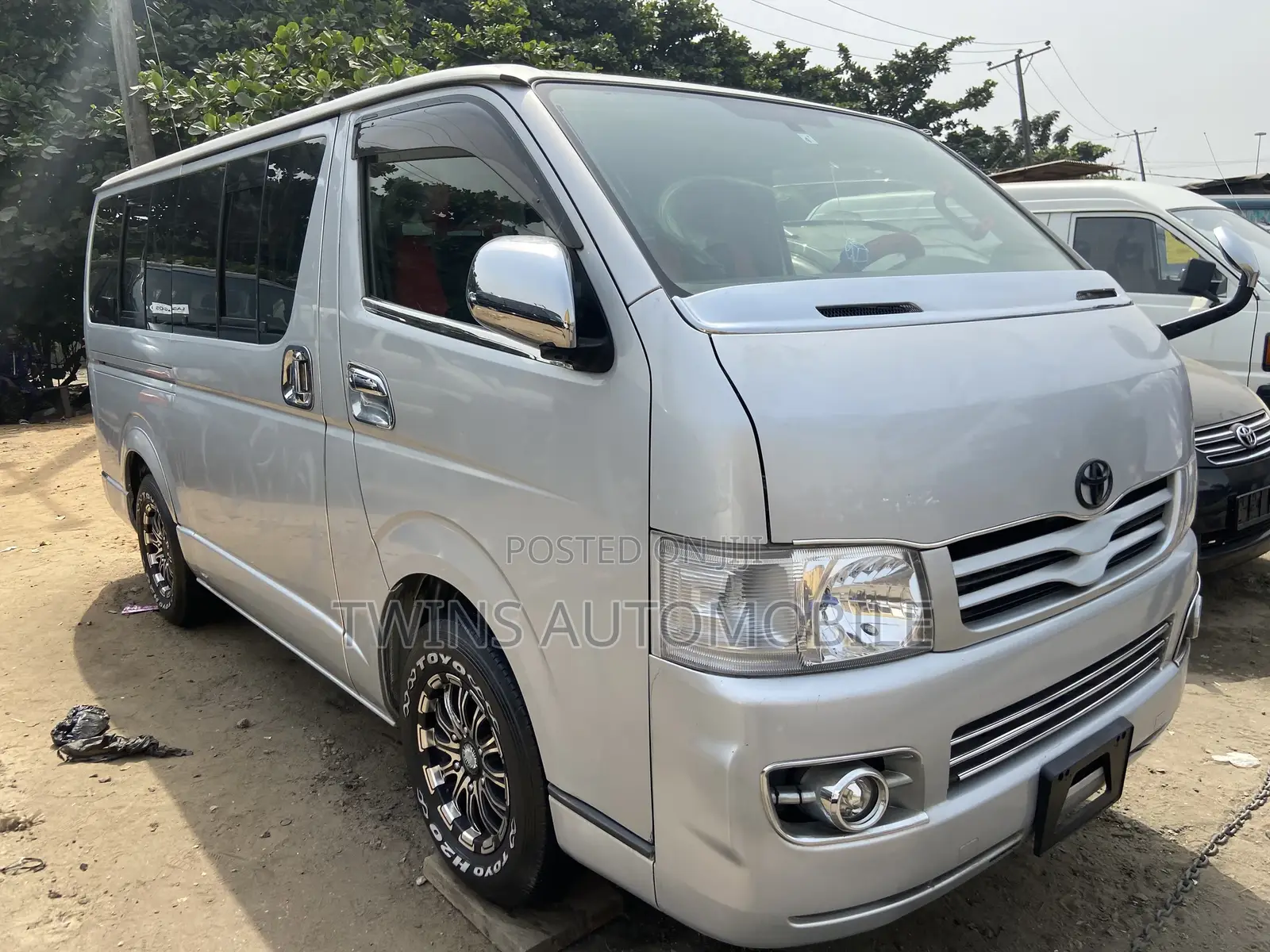 Toyota HiAce 2013 Silver
