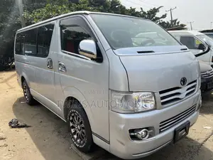 Toyota HiAce 2013 Silver