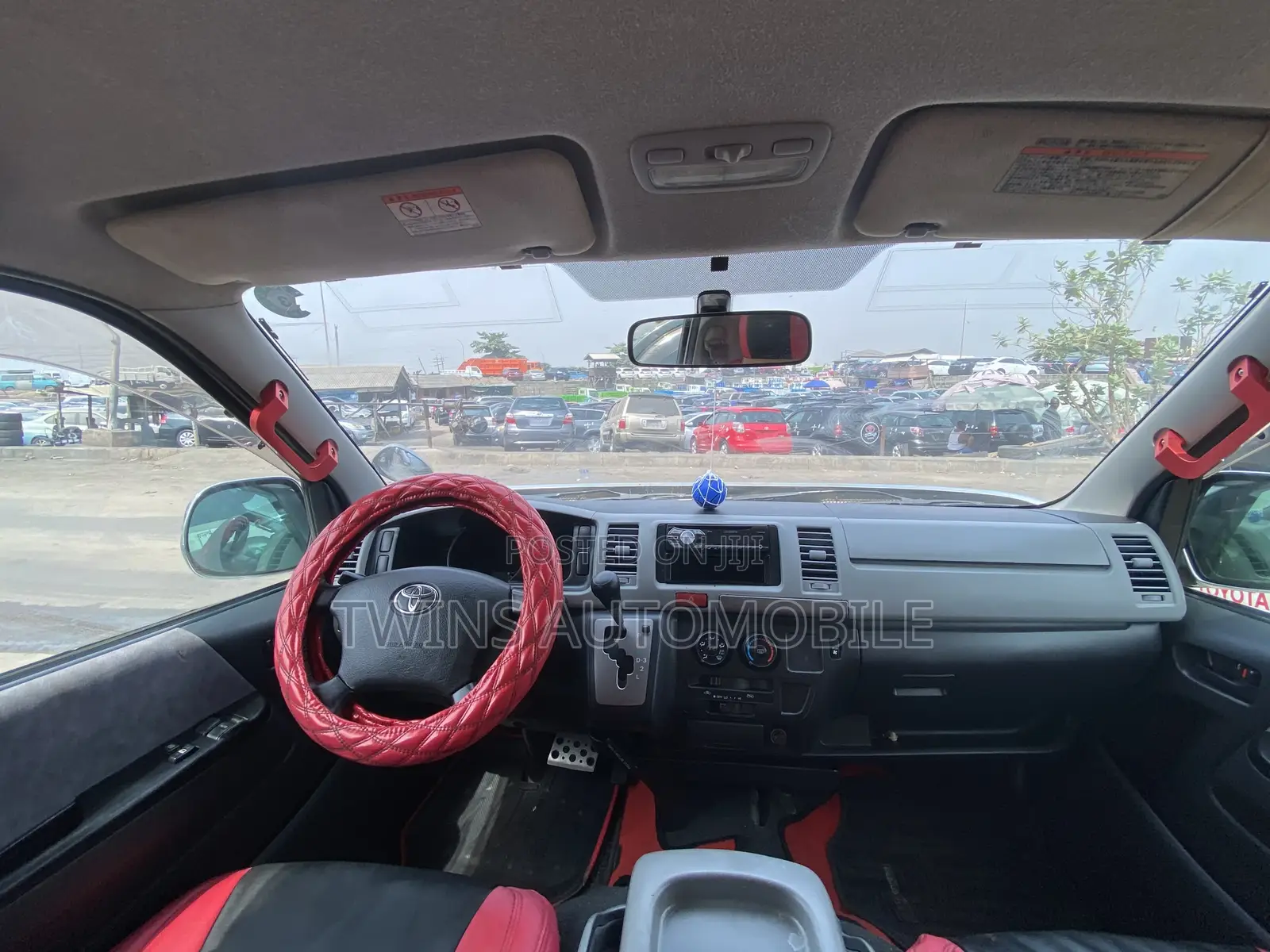 Toyota HiAce 2013 Silver