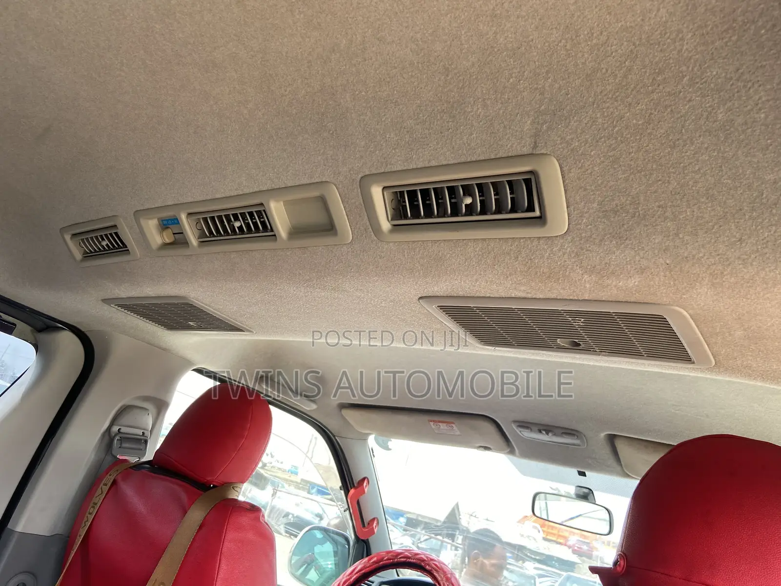Toyota HiAce 2013 Silver