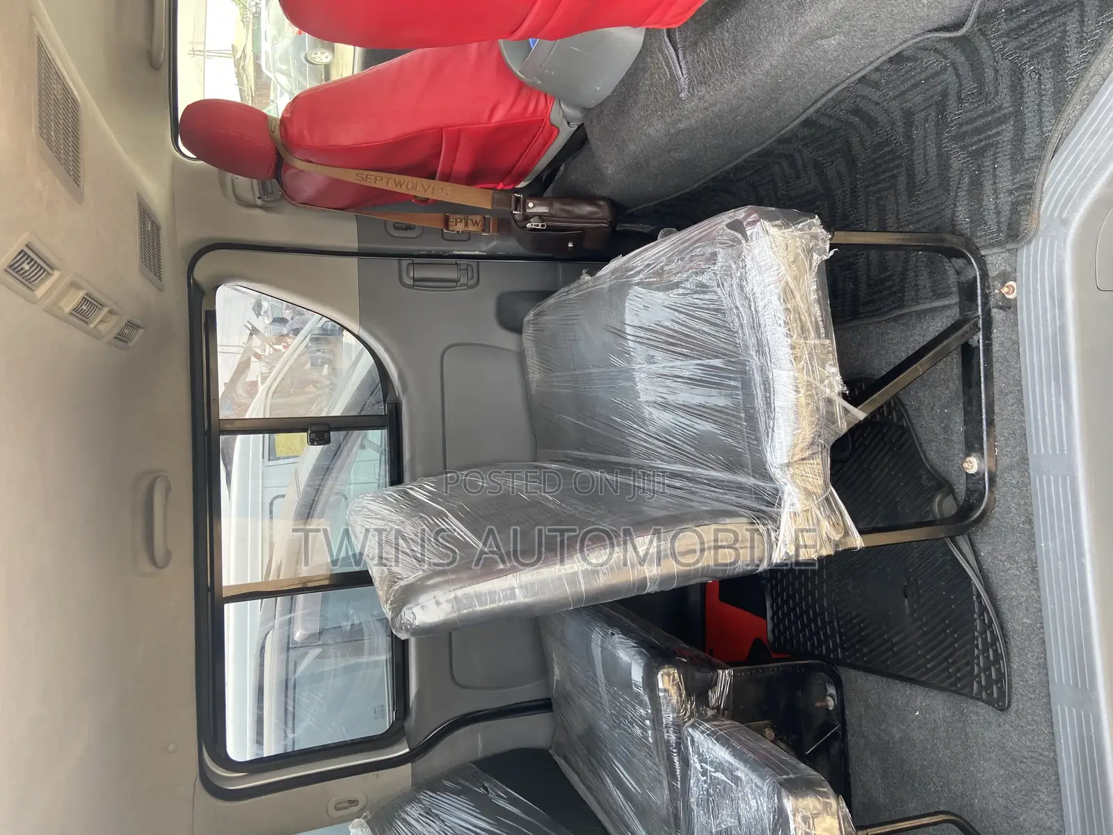 Toyota HiAce 2013 Silver