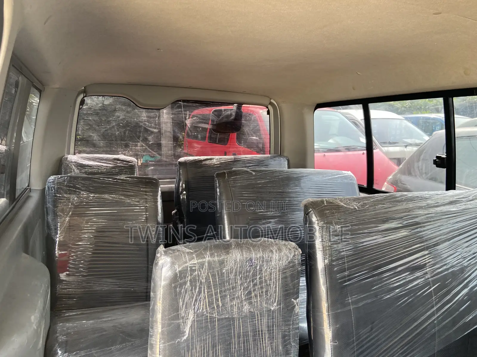 Toyota HiAce 2013 Silver