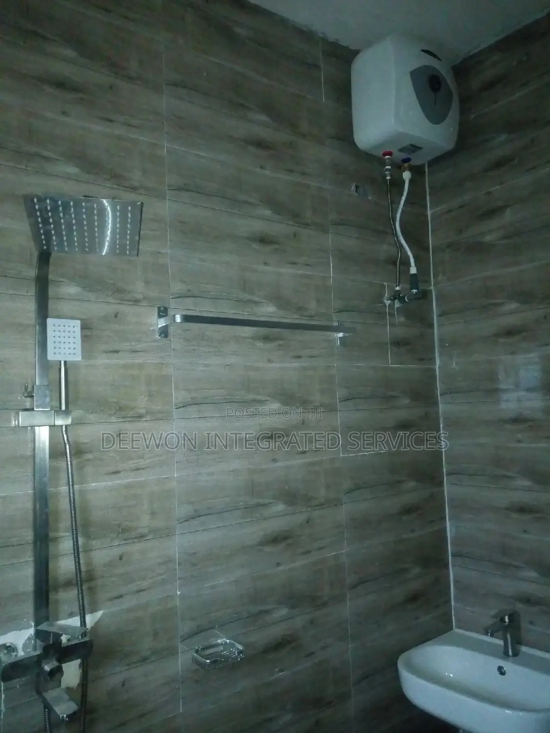 Tiler and Tiling Service