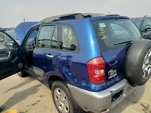 Toyota RAV4 2.0 4x4 2005 Blue