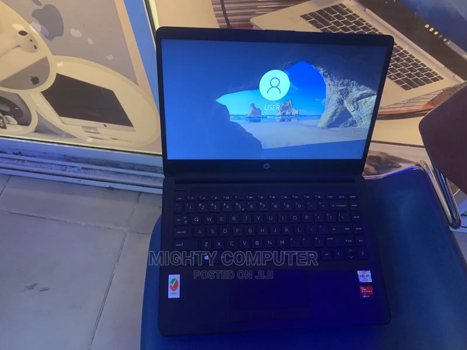 New Laptop HP 14z 4GB AMD Ryzen 1T