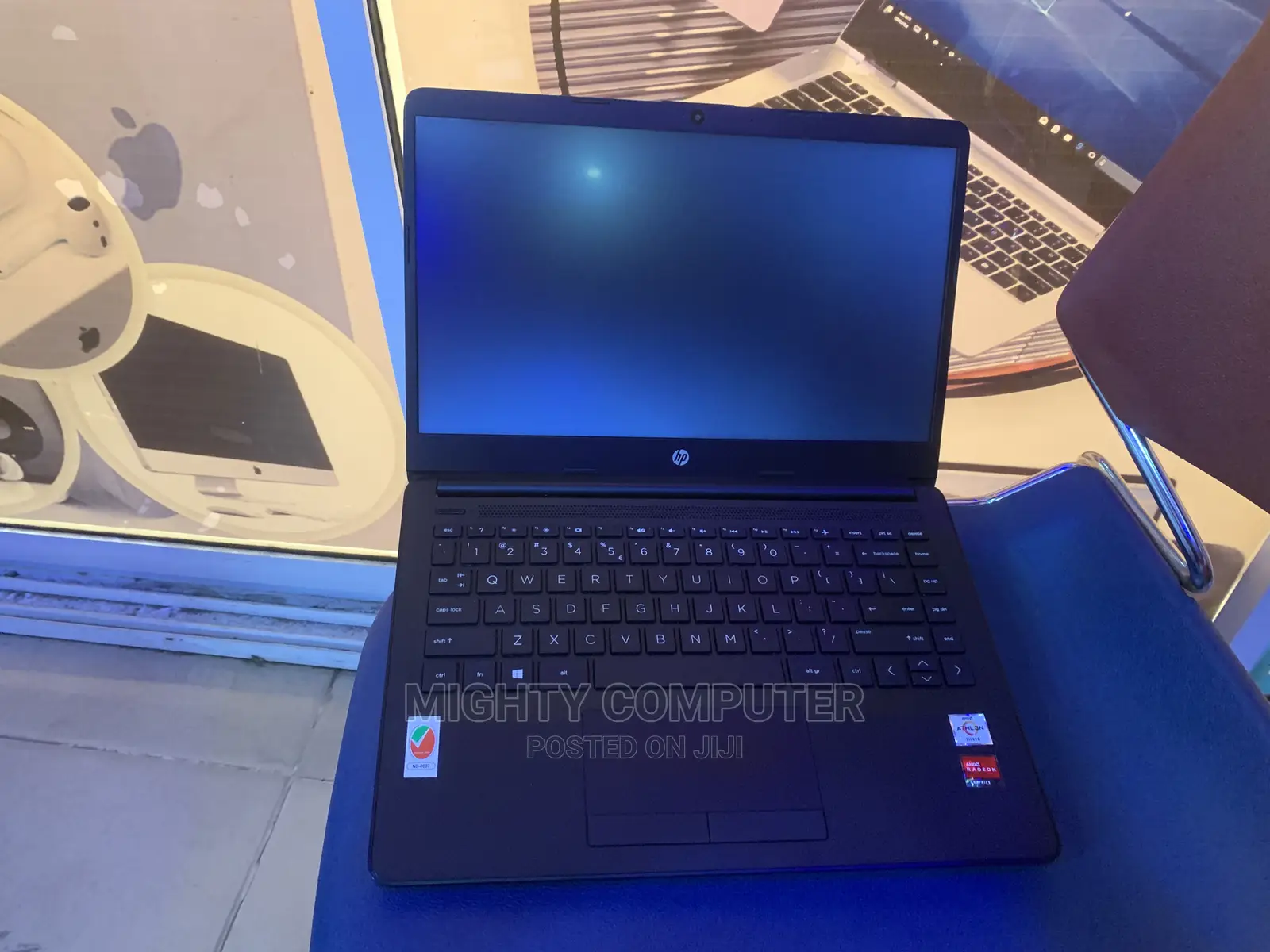 New Laptop HP 14z 4GB AMD Ryzen 1T