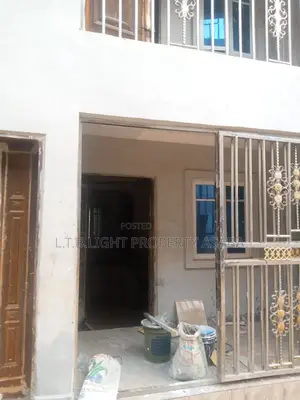 2bdrm Block of Flats in L. T. B Light, Oshimili South for rent