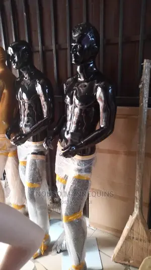 Honey Comb Glossy Black Fibre Make Mannequin