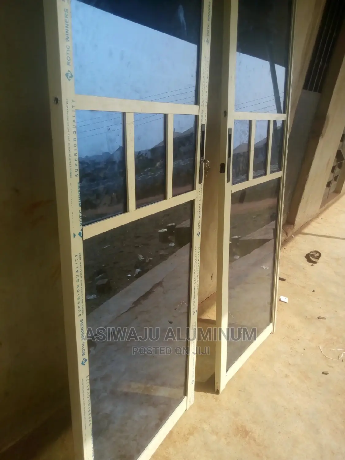Sliding Door