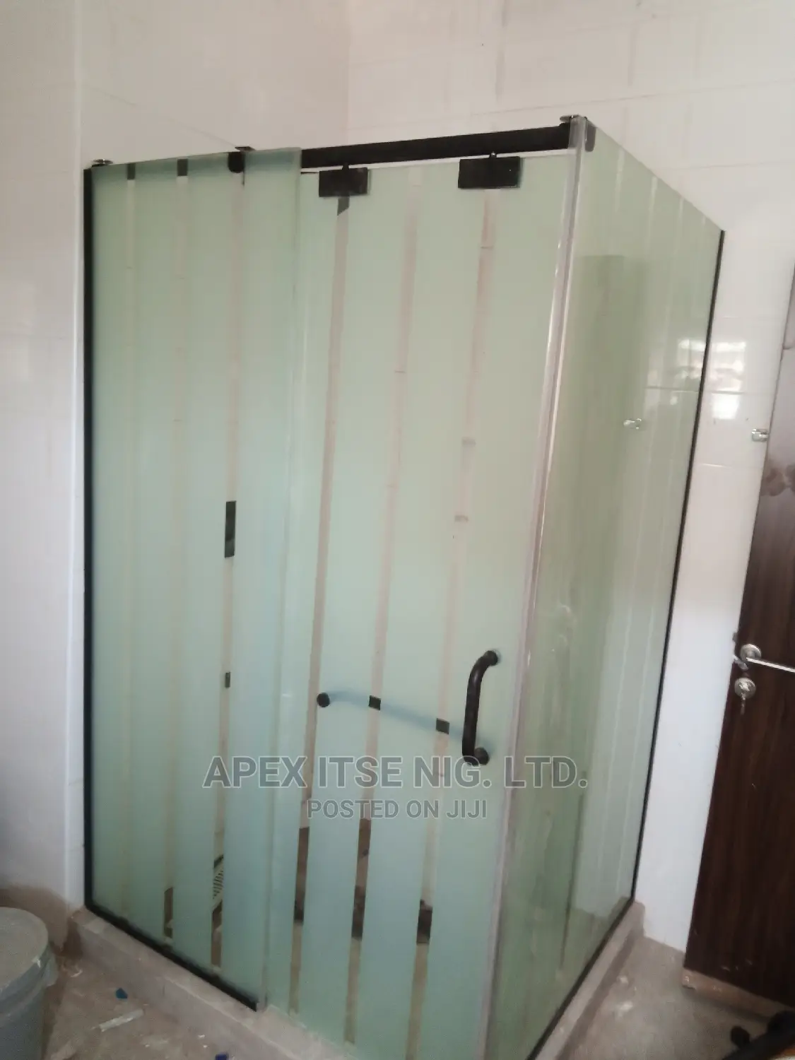 B-Line Shower Cubicle
