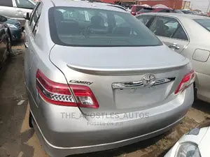 Toyota Camry 2010 Silver