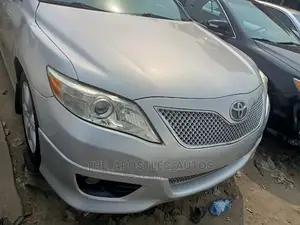 Toyota Camry 2010 Silver