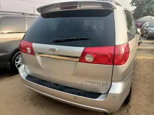 Toyota Sienna XLE Limited AWD 2006 Silver