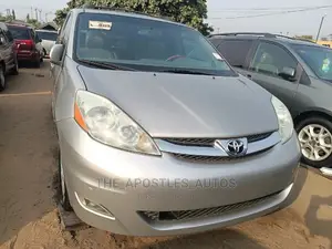 Toyota Sienna XLE Limited AWD 2006 Silver