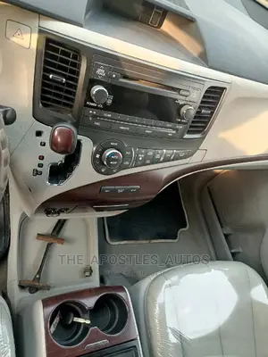 Toyota Sienna XLE 7 Passenger Mobility 2012 Gray