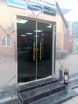 Frameless Door Installation