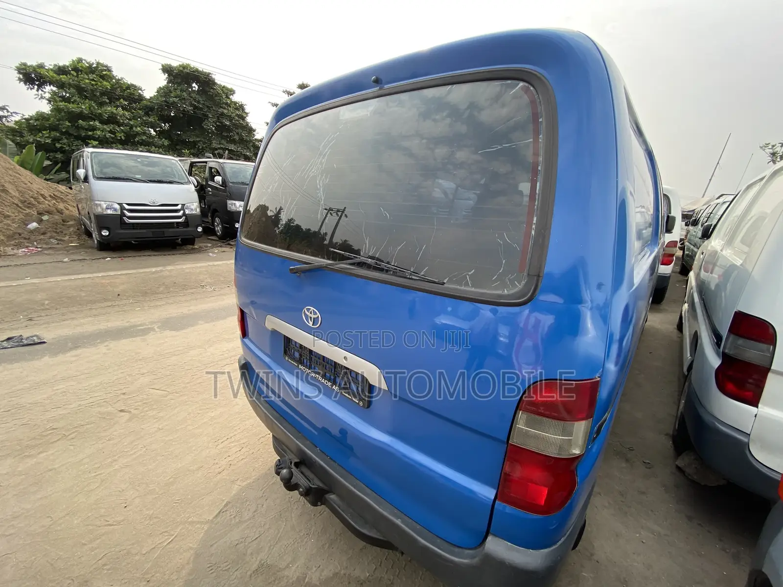 Toyota HiAce 2005 Blue