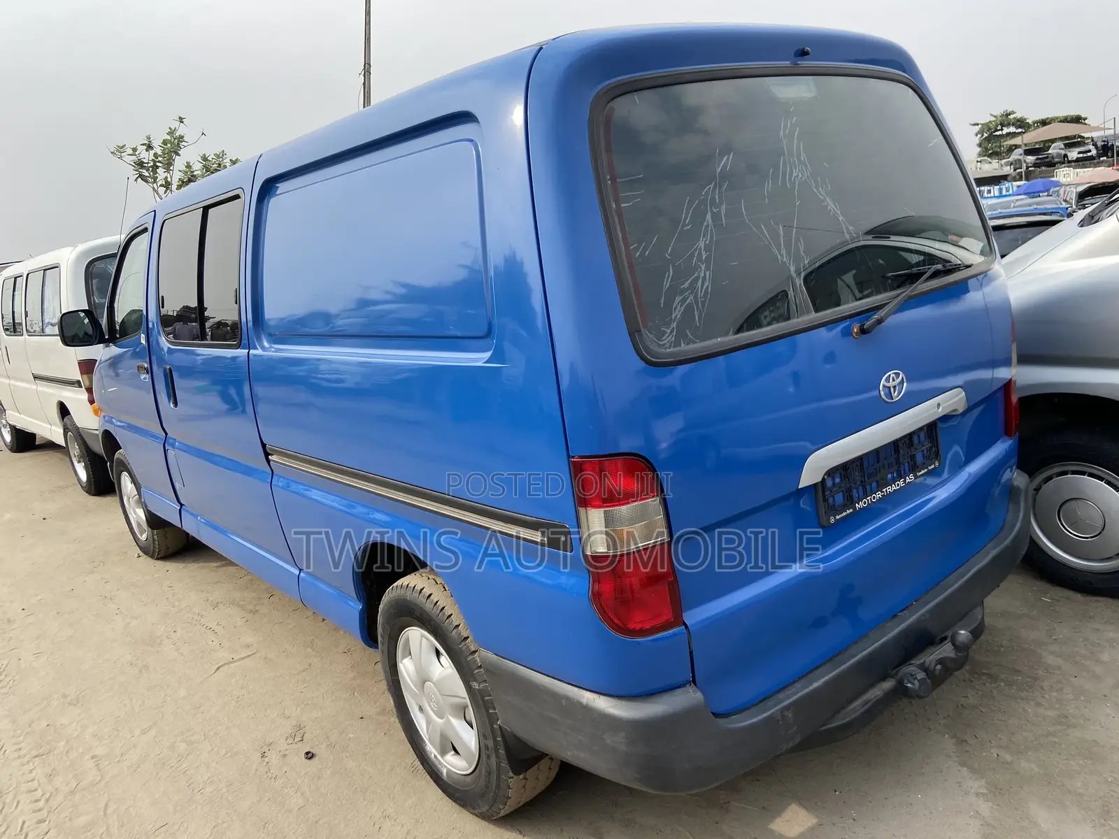 Toyota HiAce 2005 Blue