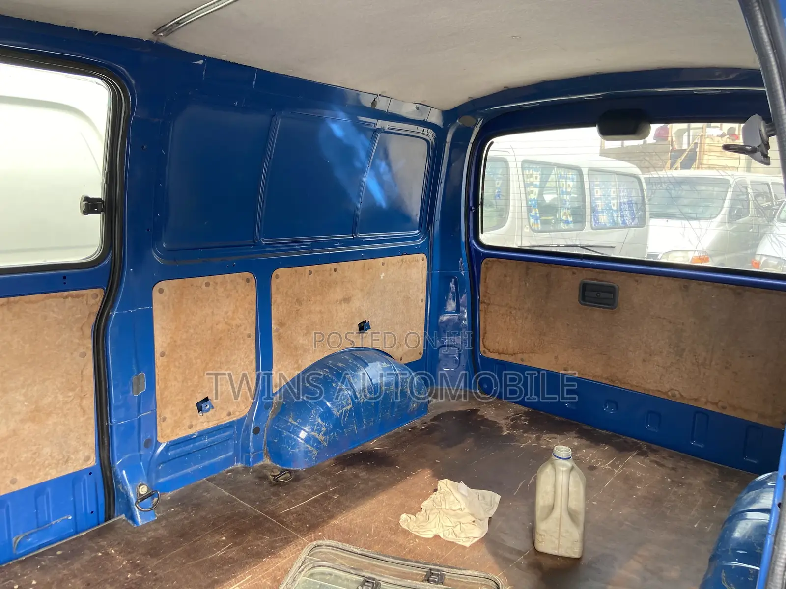 Toyota HiAce 2005 Blue