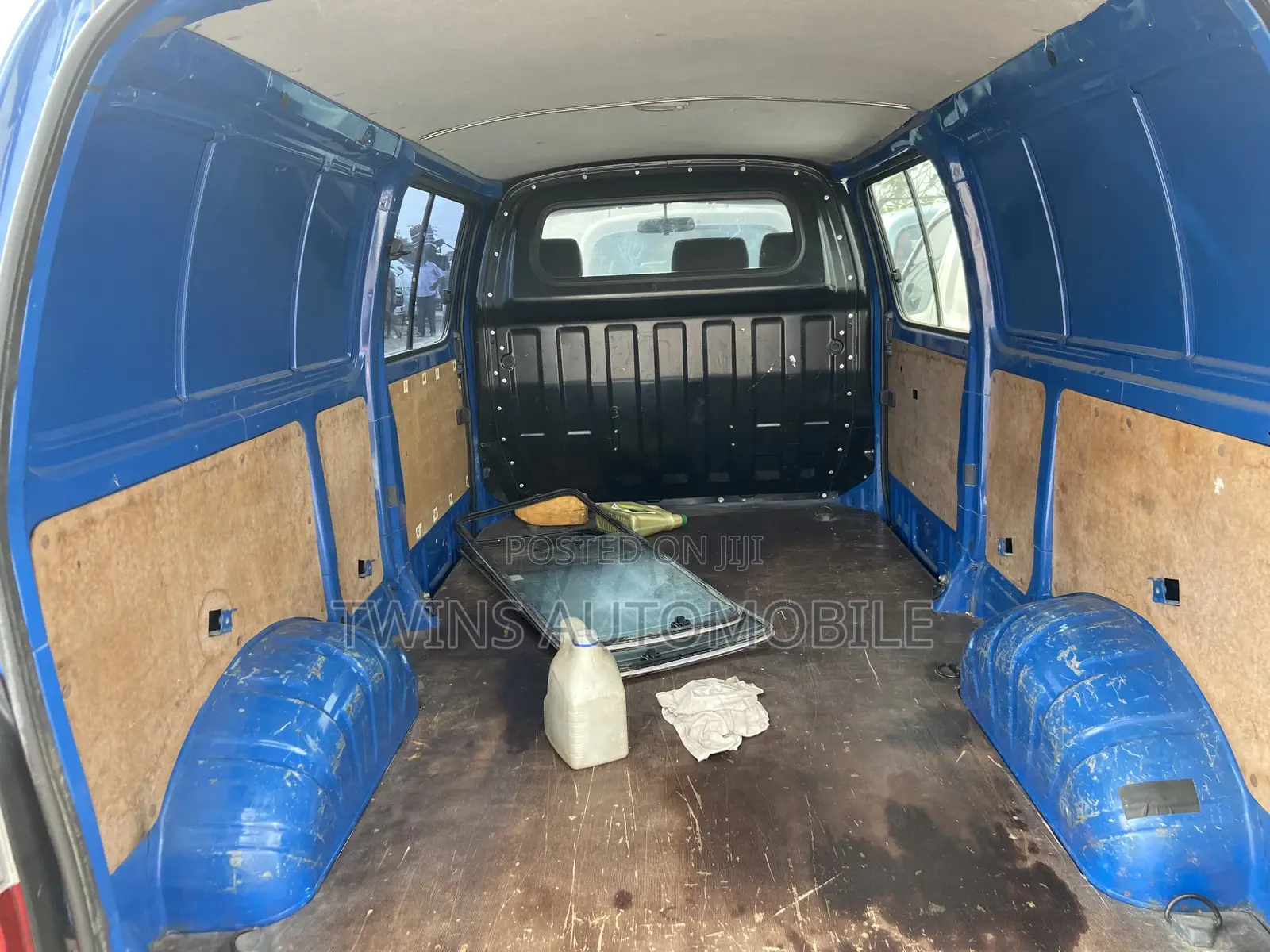 Toyota HiAce 2005 Blue