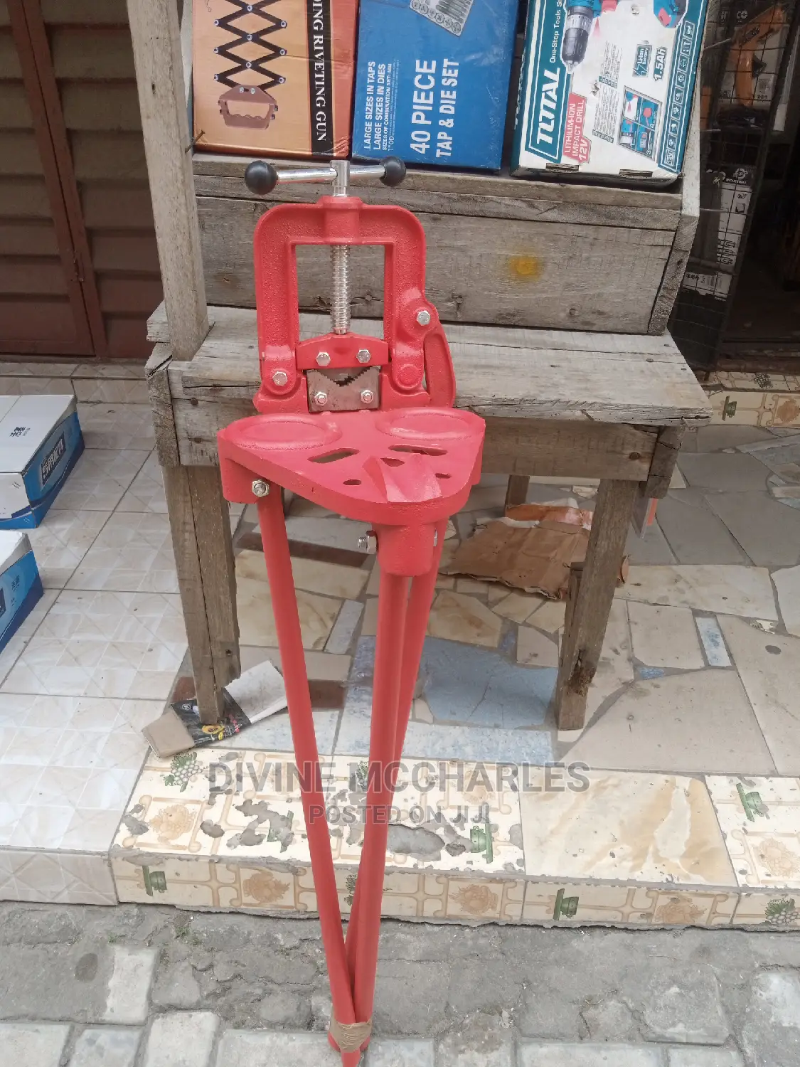 Tripod Standing Plumbing Vise