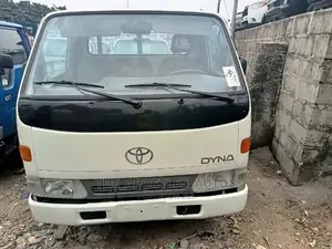 Toyota Dyna 100 Bus