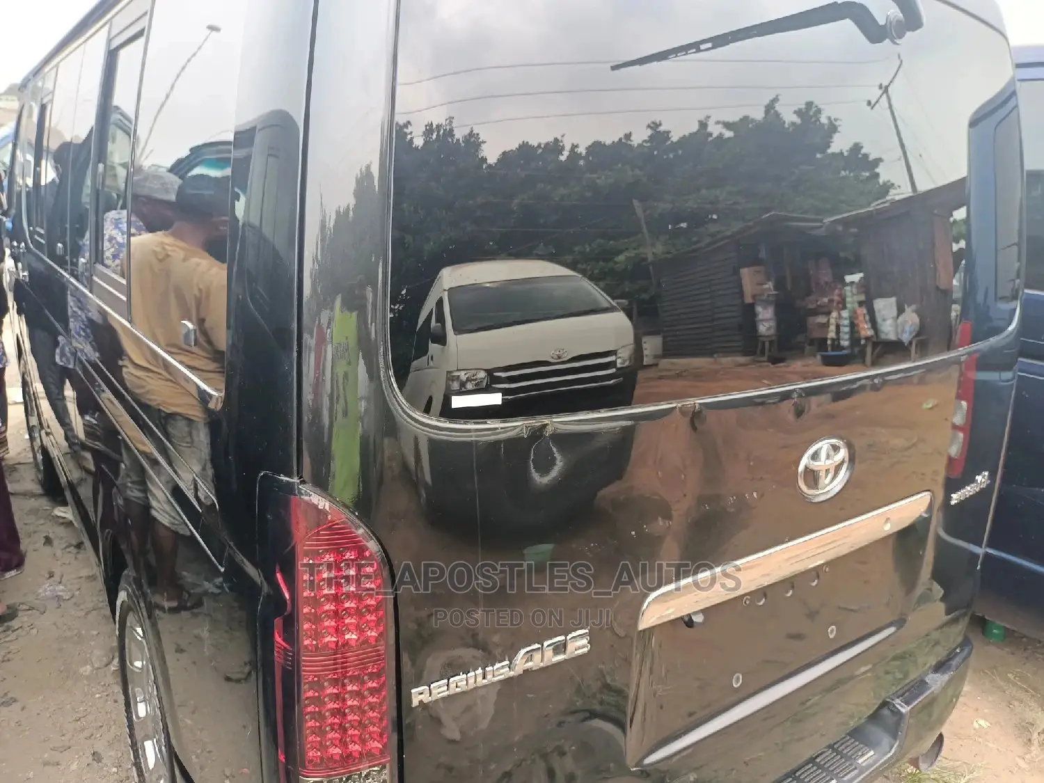 Toyota HiAce 2012 Black