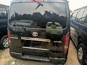 Toyota HiAce 2012 Black