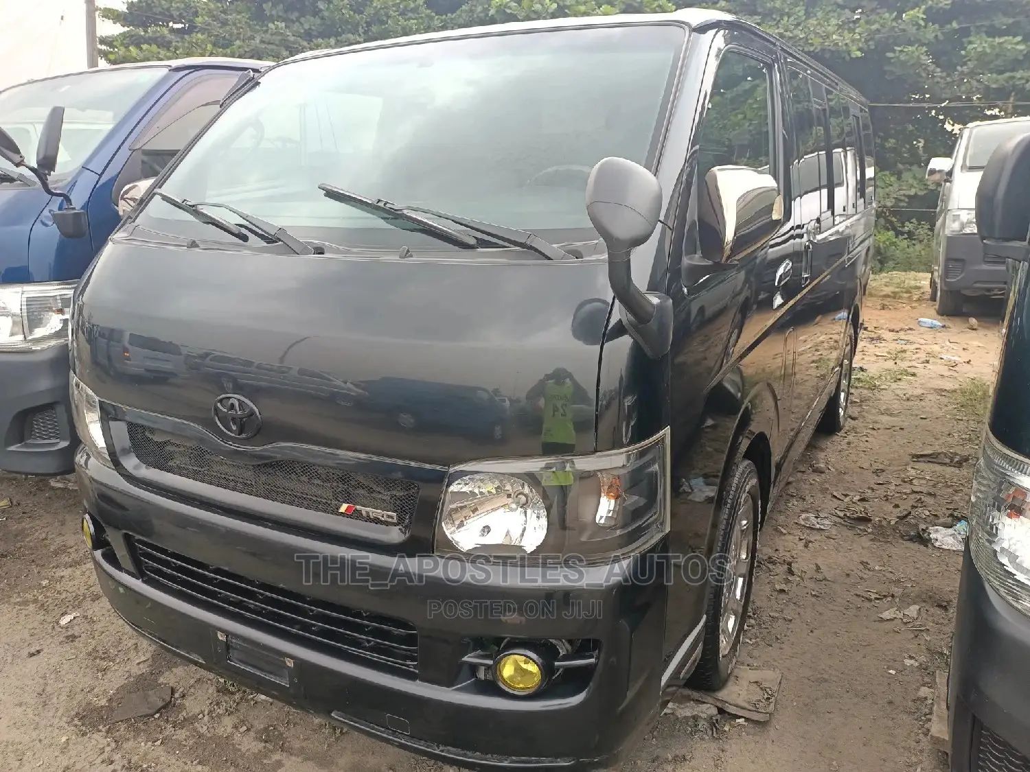 Toyota HiAce 2012 Black