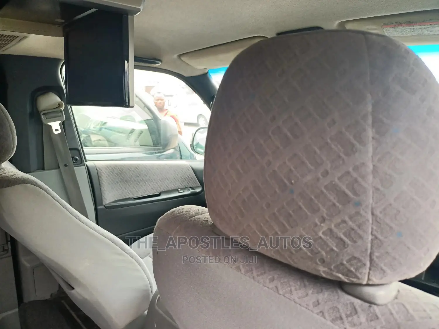 Toyota HiAce 2012 Black