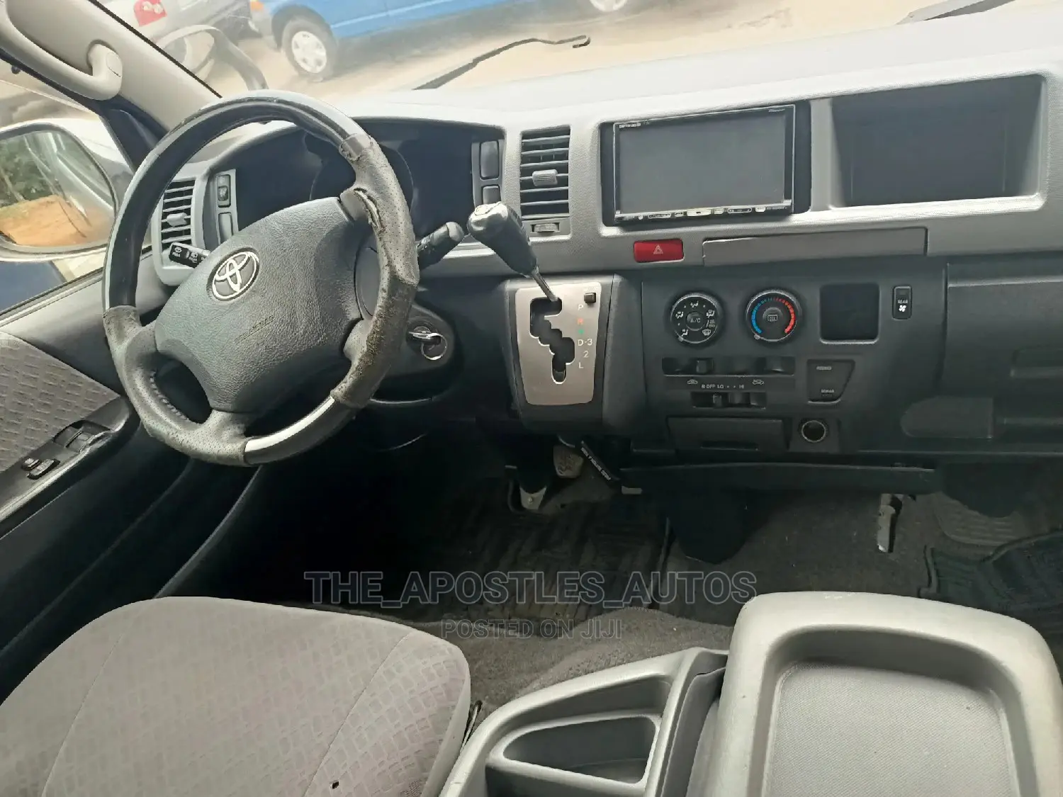 Toyota HiAce 2012 Blue