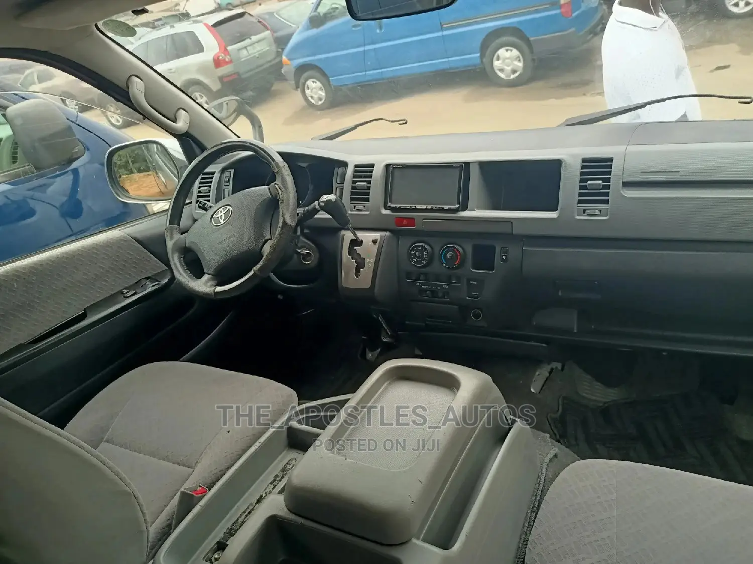 Toyota HiAce 2012 Blue