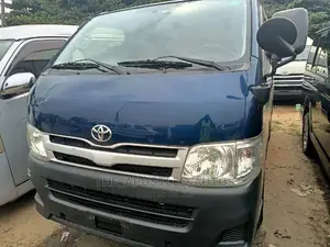 Toyota HiAce 2012 Blue