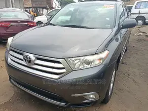 Toyota Highlander Limited 2012 Gray