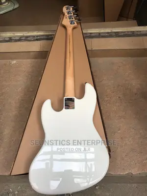 Swing Guitar Technology Four String Bass