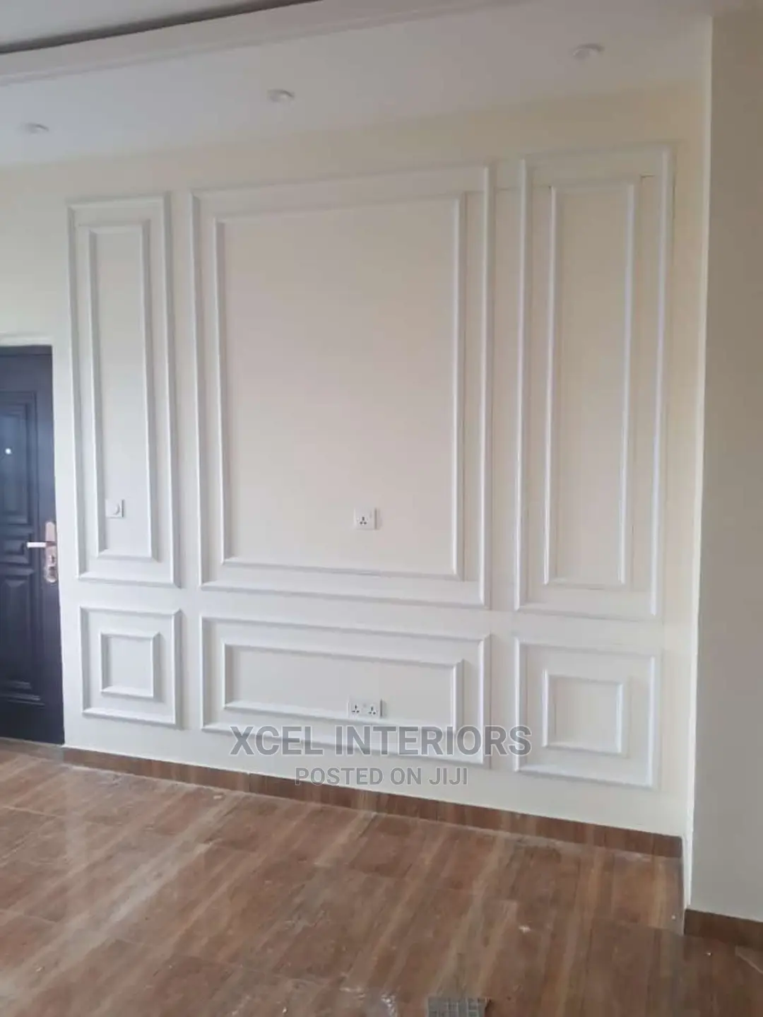 Wainscoting / Wall Cornice at 3800 Per Length
