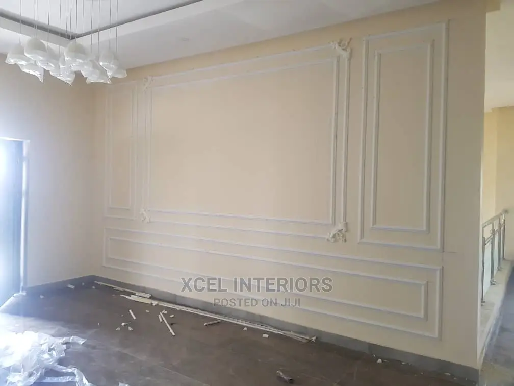 Wainscoting / Wall Cornice at 3800 Per Length