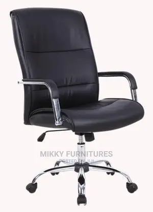 Executive Leather Office Swivel Chair.