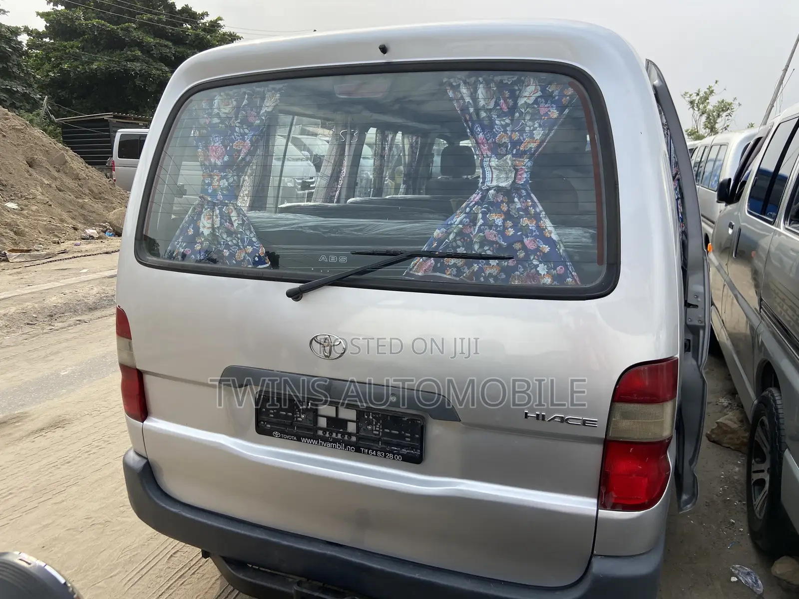 Toyota HiAce 2006 Grey