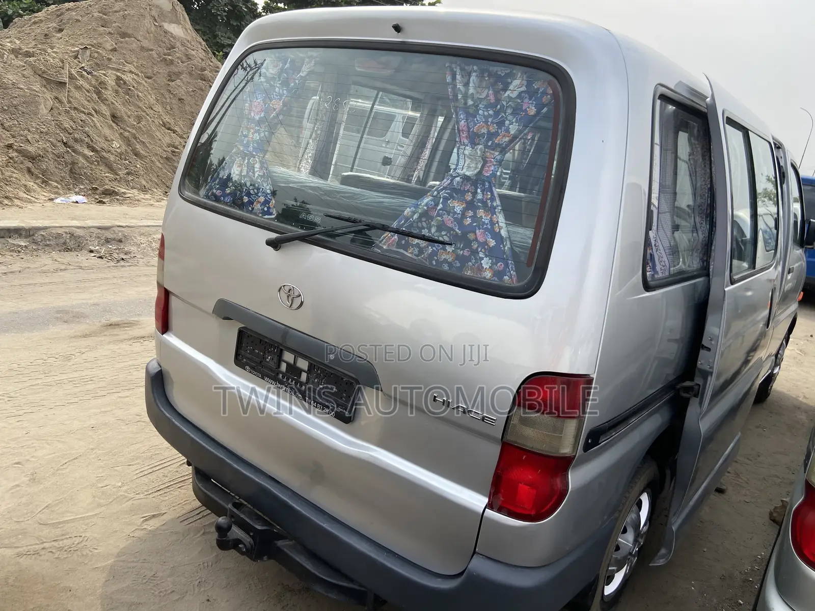 Toyota HiAce 2006 Grey