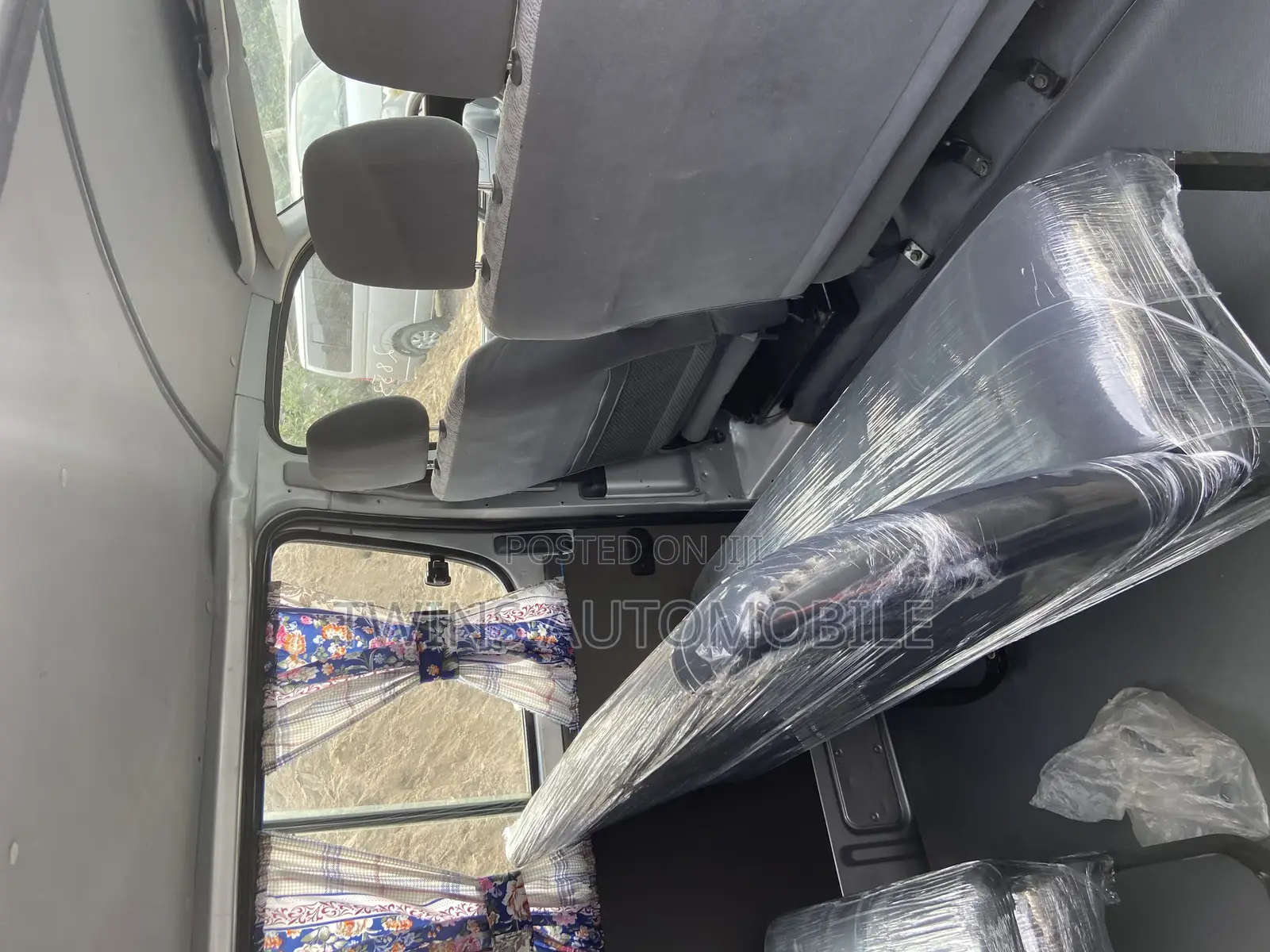 Toyota HiAce 2006 Grey