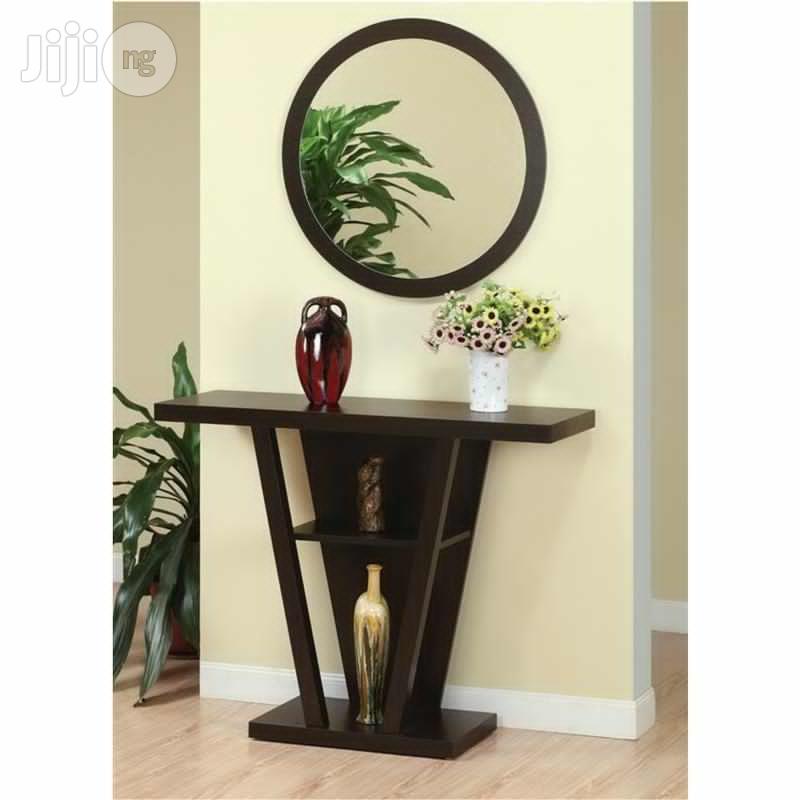Coaster Console Table With Round Mirro