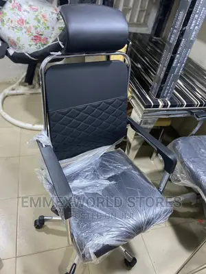 Sleek Office Chair With Headrest