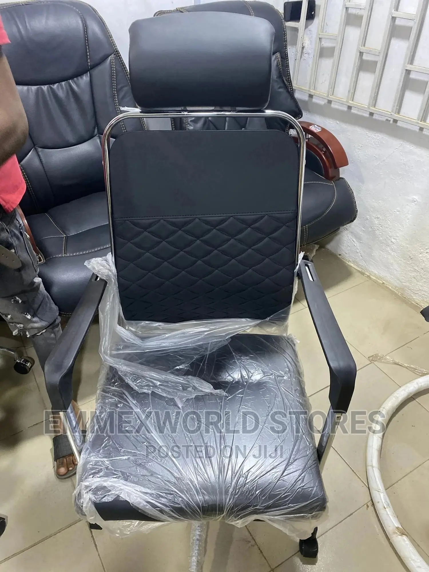 Sleek Office Chair With Headrest