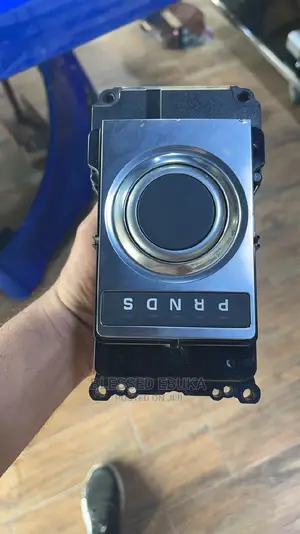 Gear Nub Range Rover Evoque